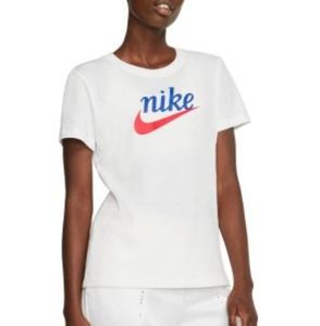 ❤ NIKE SPORTSWEAR VARSITY TEE